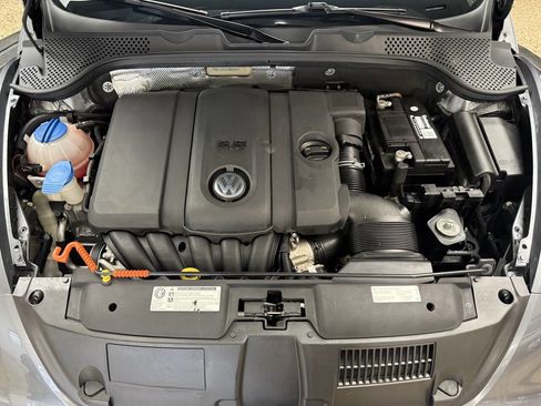 Used 2014 Volkswagen Beetle 2.5 image 24