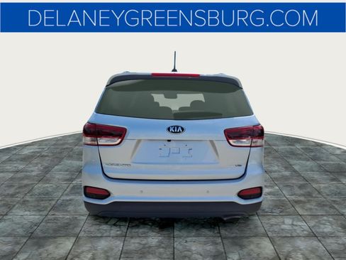 Used 2019 Kia Sorento S AWD/4WD image 4