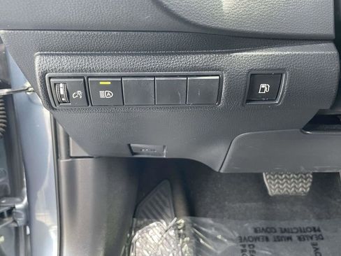 Used 2025 Toyota Corolla LE FWD image 25