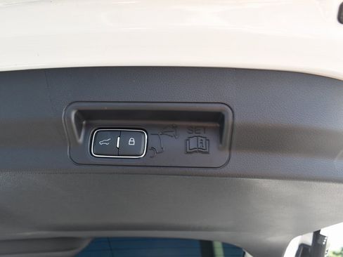 Used 2025 Ford Explorer Active image 6