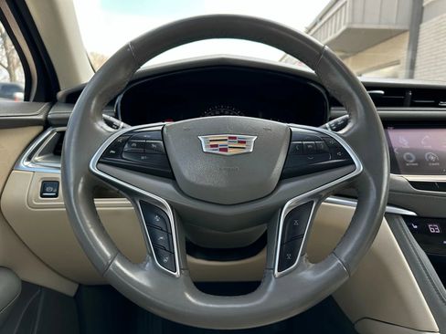 Used 2017 Cadillac XT5 Luxury w/ Driver Awareness Package image 30