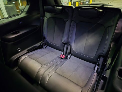 Used 2023 Jeep Grand Cherokee L Laredo image 29