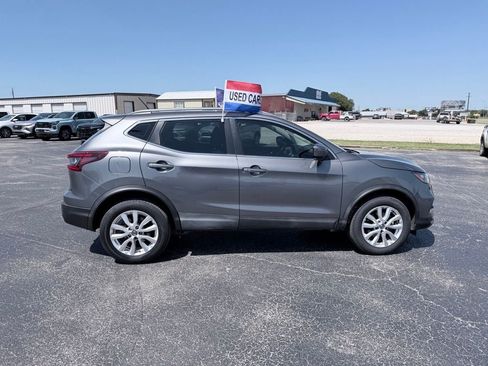 Used 2020 Nissan Rogue Sport SV FWD image 6