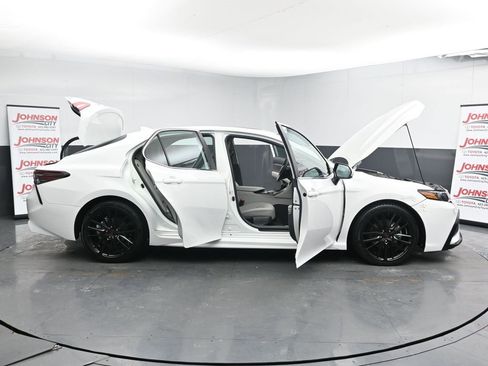 Used 2024 Toyota Camry SE w/ Audio Upgrade Package image 43