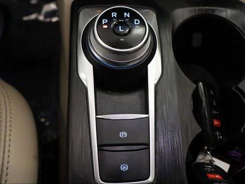 Certified 2022 Ford Escape Titanium w/ Class II Trailer Tow Package image 37