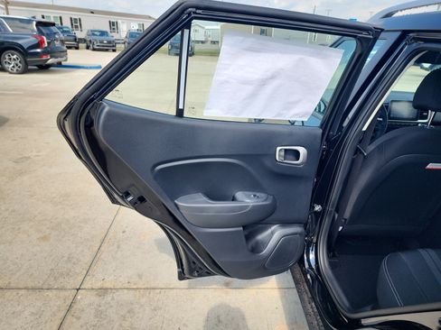 Used 2026 Hyundai Venue SEL FWD image 15