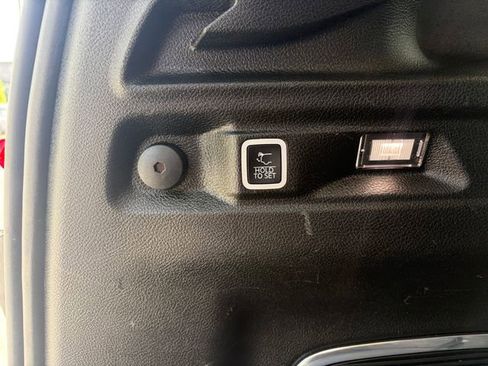 Used 2021 Jeep Grand Cherokee L Limited w/ Luxury Tech Group II image 29