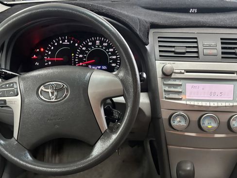 Used 2009 Toyota Camry LE FWD image 10