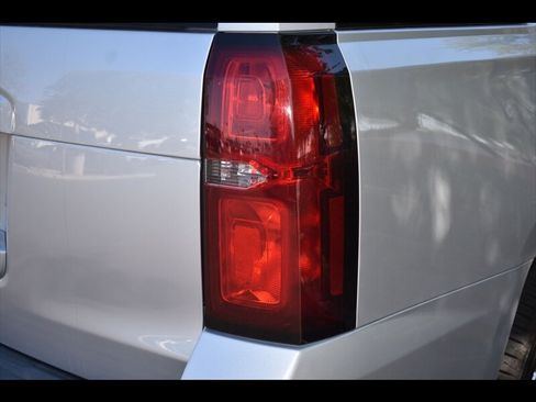 Used 2018 Chevrolet Tahoe LT w/ Luxury Package RWD image 53