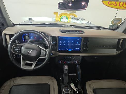 Used 2023 Ford Bronco Wildtrak image 13