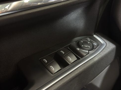 Used 2025 GMC Sierra 1500 SLE w/ Preferred Package AWD/4WD image 33