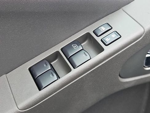 Used 2018 Nissan Frontier PRO-4X AWD/4WD image 11