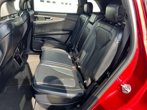Used 2019 Lincoln Nautilus Select AWD/4WD image 23