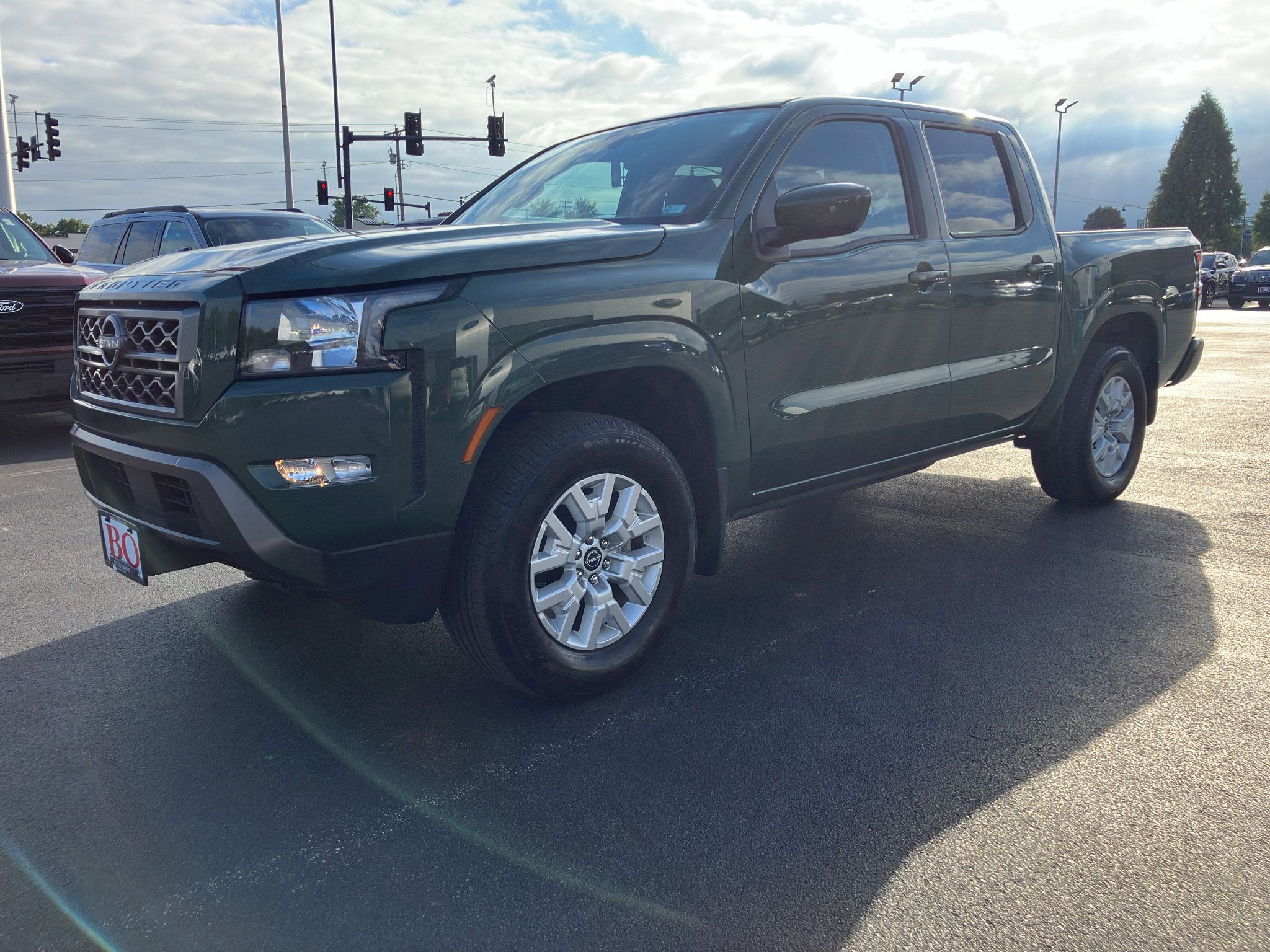 Used 2022 Nissan Frontier SV AWD/4WD image 2