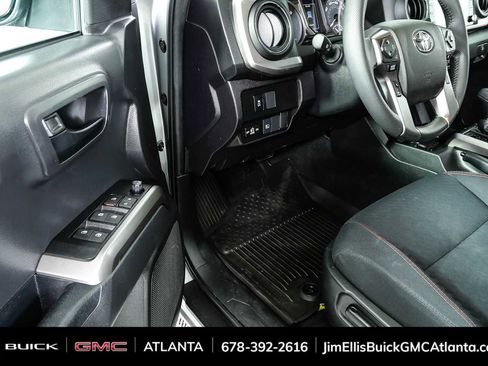 Used 2022 Toyota Tacoma SR5 AWD/4WD image 7