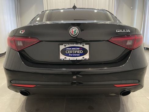 Used 2023 Alfa Romeo Giulia Sprint AWD/4WD image 5
