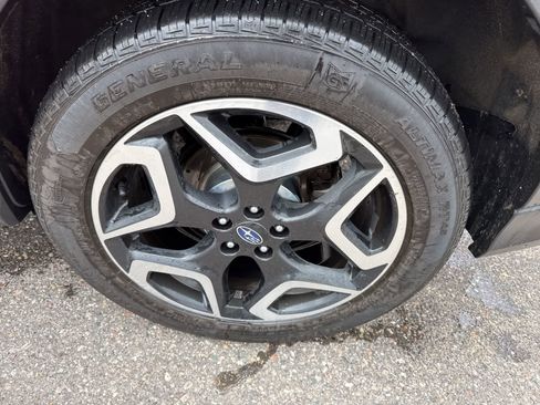 Used 2019 Subaru Crosstrek 2.0i Limited w/ Moonroof Package w/Navigation image 9