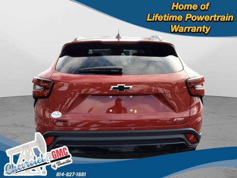 New 2026 Chevrolet Trax RS w/ Sunroof Package image 8