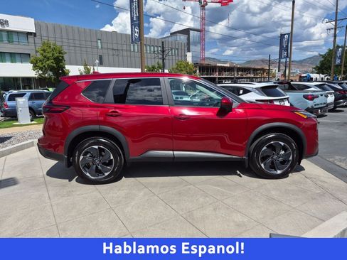 Used 2026 Nissan Rogue SV AWD/4WD image 2