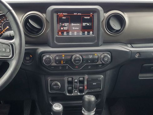 Used 2018 Jeep Wrangler Unlimited Sport S AWD/4WD image 24