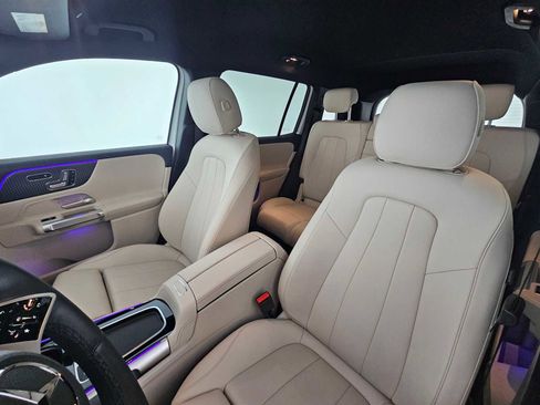 Certified 2025 Mercedes-Benz GLB 250 image 21