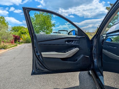 Used 2023 Honda Accord Touring image 9