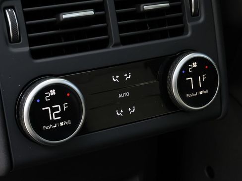 New 2026 Land Rover Discovery Limited Edition AWD/4WD image 11