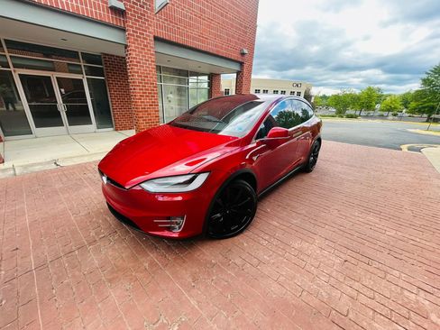 Used 2018 Tesla Model X 100D AWD/4WD image 3