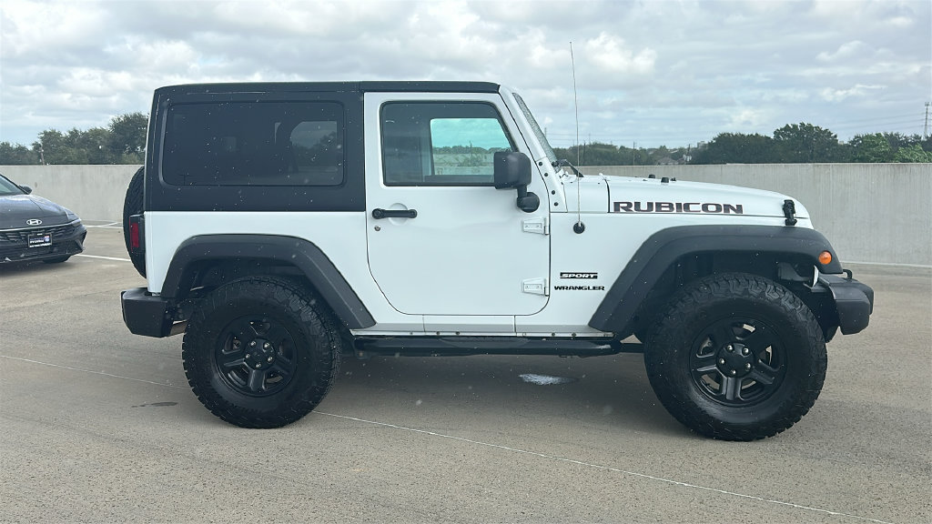 Used 2017 Jeep Wrangler Sport w/ Connectivity Group AWD/4WD image 15