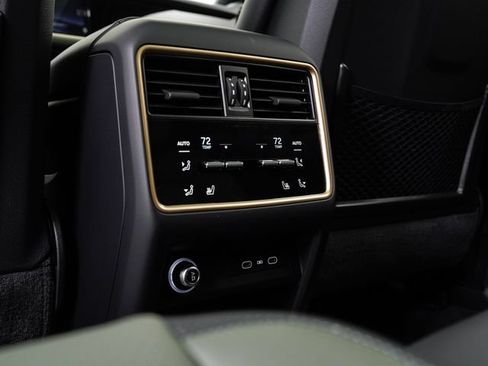 New 2026 Porsche Cayenne Coupe AWD/4WD image 25