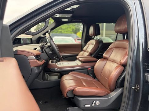 Used 2025 Lincoln Navigator Reserve AWD/4WD image 24