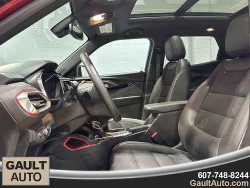 Used 2021 Chevrolet TrailBlazer RS w/ Sun and Liftgate Package image 12