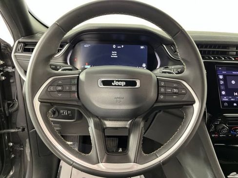 Used 2024 Jeep Grand Cherokee L Laredo RWD image 22