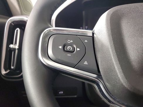 Certified 2023 Volvo XC40 B5 Plus w/ Protection Package Premier AWD/4WD image 25