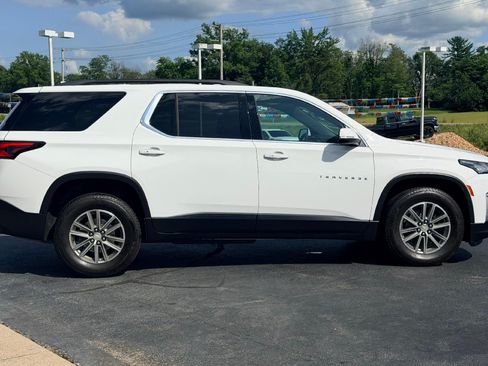 Used 2023 Chevrolet Traverse LT FWD image 4
