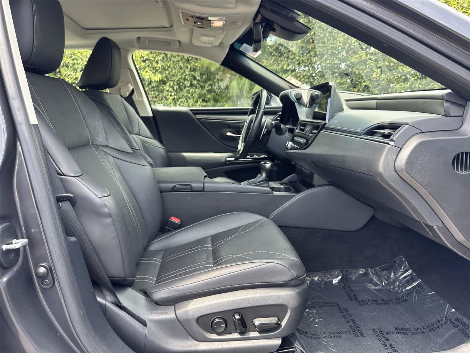 Used 2025 Lexus ES 300h w/ Accessory Package (Z1) FWD image 15