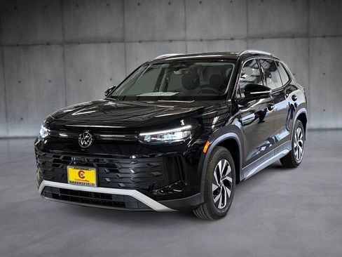 New 2026 Volkswagen Tiguan S FWD image 1