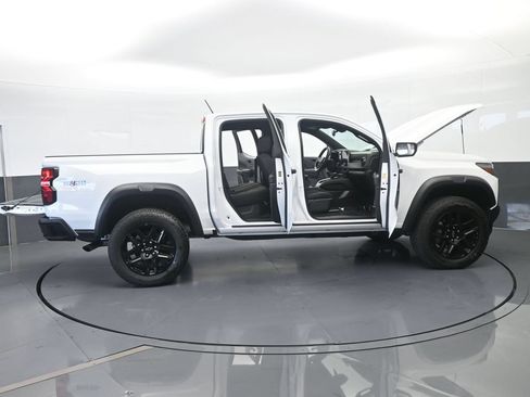 Used 2025 Chevrolet Colorado Trail Boss AWD/4WD image 66