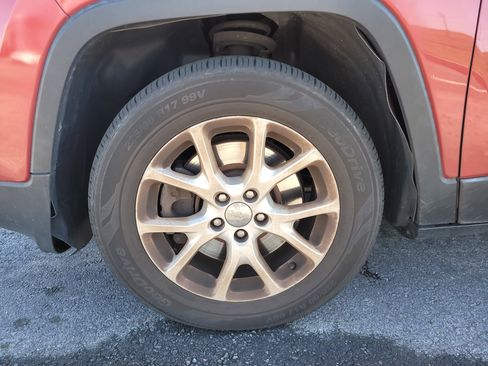 Used 2014 Jeep Cherokee Latitude image 8