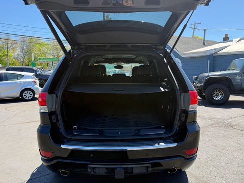 Used 2017 Jeep Grand Cherokee Overland AWD/4WD image 25