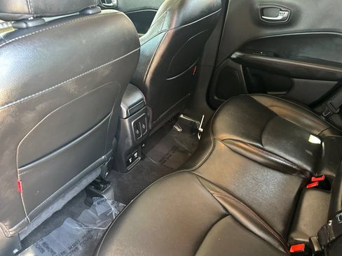 Used 2019 Jeep Compass Trailhawk w/ Leather Interior Group AWD/4WD image 13