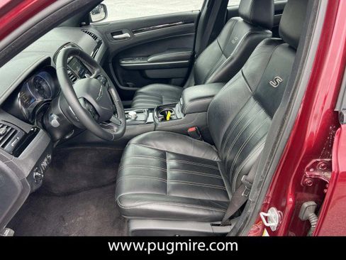 Used 2019 Chrysler 300 S RWD image 9