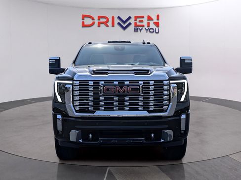 New 2026 GMC Sierra 2500 Denali w/ Denali Reserve Package AWD/4WD image 9