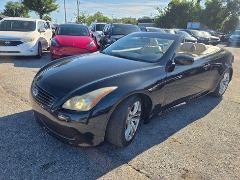 Used 2010 INFINITI G37 Convertible w/ Premium Pkg RWD image 4