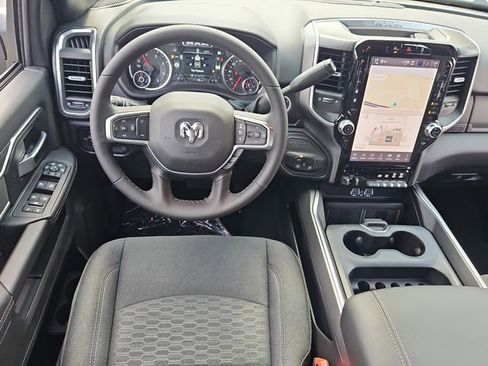 New 2026 RAM 2500 Big Horn AWD/4WD image 12