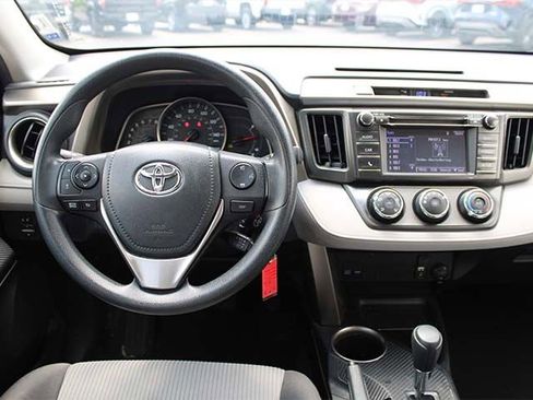 Used 2015 Toyota RAV4 LE AWD/4WD image 10
