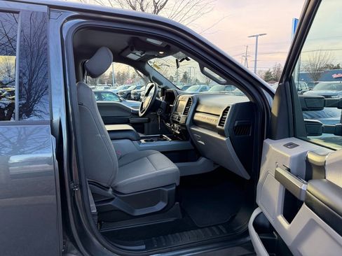 Used 2019 Ford F250 XLT w/ XLT Premium Package image 24