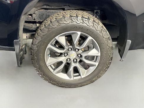 Used 2020 Chevrolet Silverado 1500 LT image 32