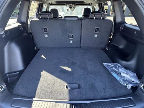 New 2025 Jeep Grand Cherokee Altitude image 8