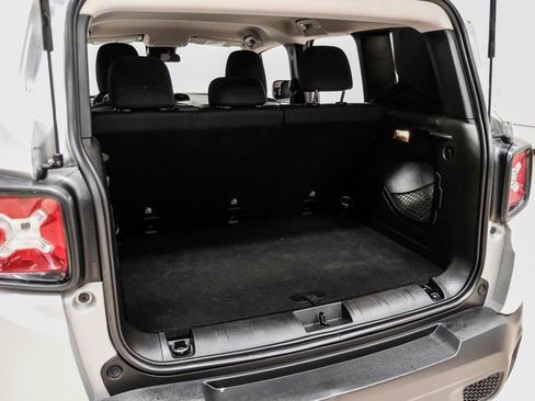 Used 2017 Jeep Renegade Altitude image 55